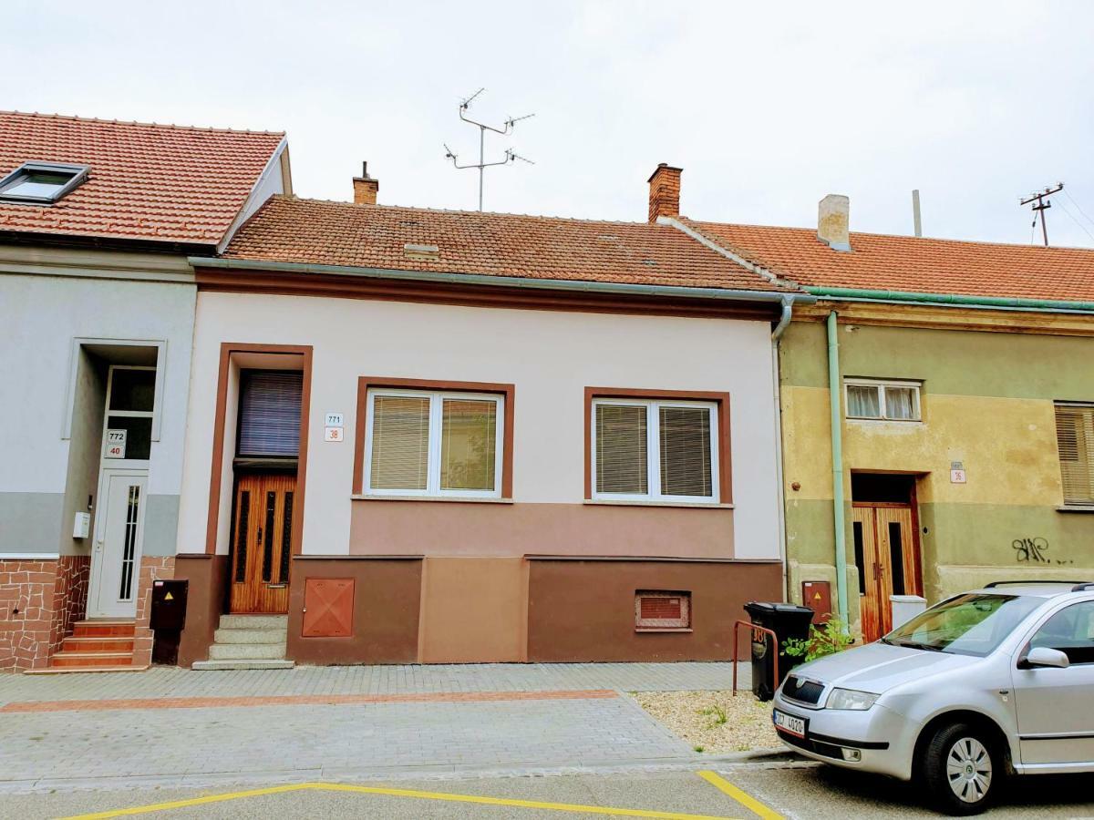 Apartamento Cechovka Břeclav Exterior foto